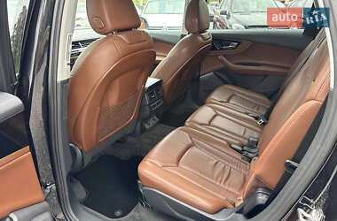 Внедорожник / Кроссовер Audi Q7 2016 в 