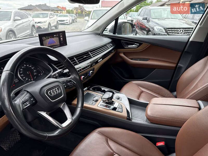 Позашляховик / Кросовер Audi Q7 2016 в Стрию