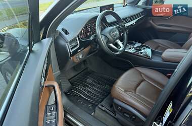 Внедорожник / Кроссовер Audi Q7 2017 в 