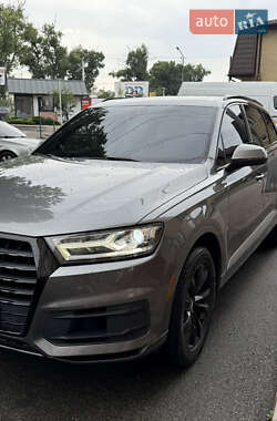 Внедорожник / Кроссовер Audi Q7 2017 в 
