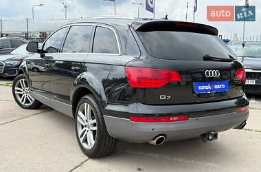 Внедорожник / Кроссовер Audi Q7 2007 в 