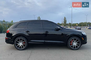 Внедорожник / Кроссовер Audi Q7 2017 в 