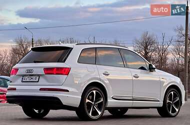 Внедорожник / Кроссовер Audi Q7 2018 в 
