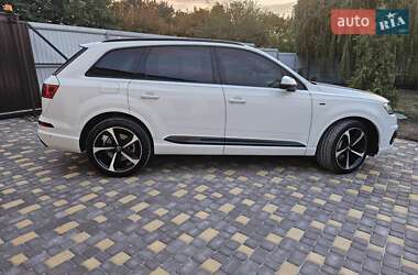 Внедорожник / Кроссовер Audi Q7 2018 в 