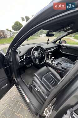 Внедорожник / Кроссовер Audi Q7 2016 в 