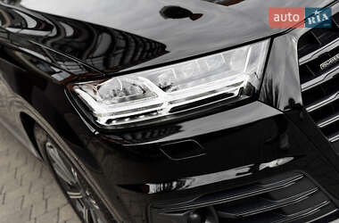 Внедорожник / Кроссовер Audi Q7 2015 в 