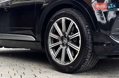 Внедорожник / Кроссовер Audi Q7 2015 в 