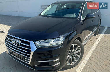 Внедорожник / Кроссовер Audi Q7 2016 в 
