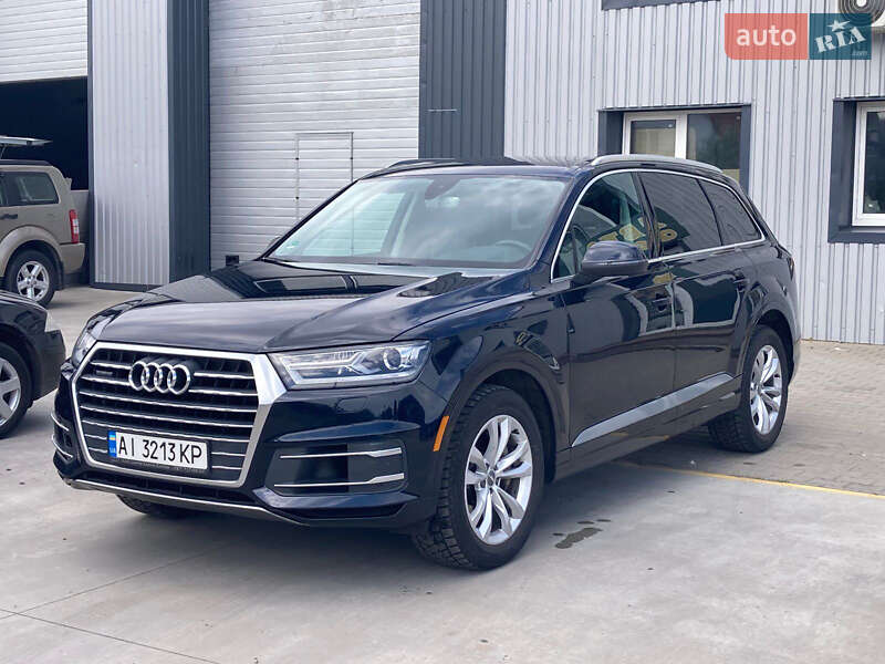 Внедорожник / Кроссовер Audi Q7 2017 в 