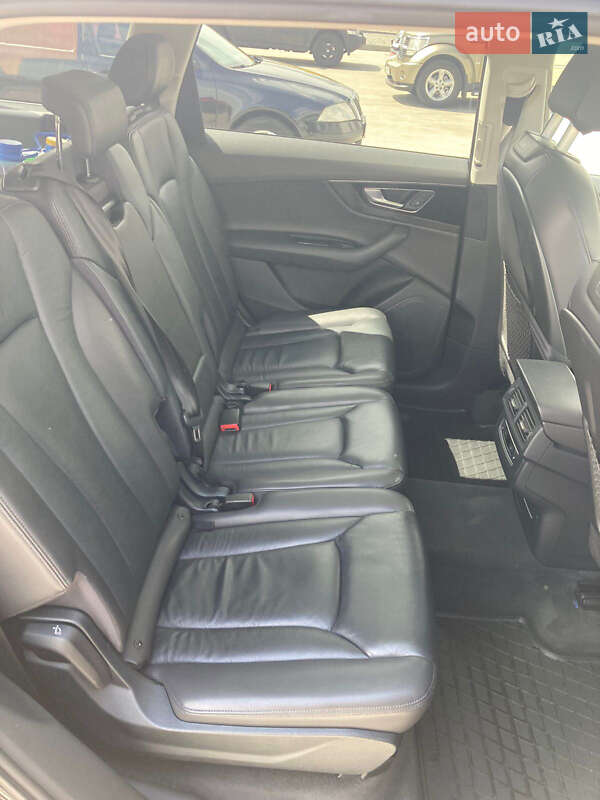 Позашляховик / Кросовер Audi Q7 2017 в Києві