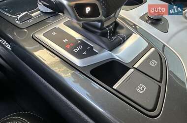 Внедорожник / Кроссовер Audi Q7 2015 в 