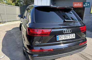 Внедорожник / Кроссовер Audi Q7 2015 в 