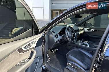 Внедорожник / Кроссовер Audi Q7 2015 в 