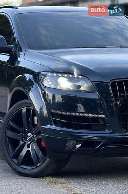 Внедорожник / Кроссовер Audi Q7 2011 в 