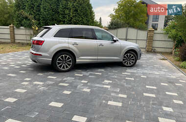 Внедорожник / Кроссовер Audi Q7 2016 в 
