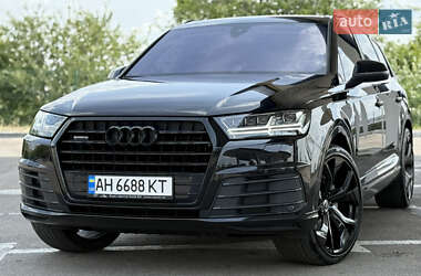 Внедорожник / Кроссовер Audi Q7 2015 в 