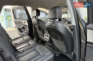 Внедорожник / Кроссовер Audi Q7 2015 в 