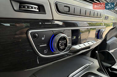 Внедорожник / Кроссовер Audi Q7 2015 в 