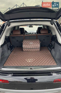 Внедорожник / Кроссовер Audi Q7 2019 в 