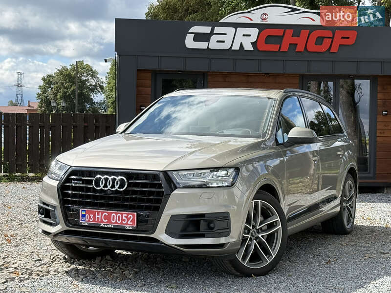 Внедорожник / Кроссовер Audi Q7 2017 в 
