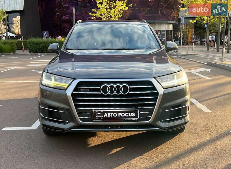 Внедорожник / Кроссовер Audi Q7 2017 в Киеве