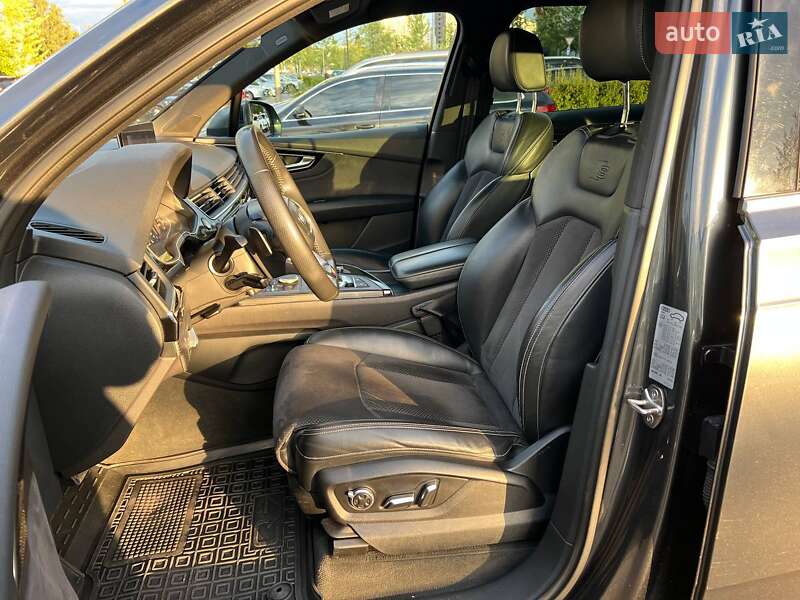Внедорожник / Кроссовер Audi Q7 2017 в Киеве