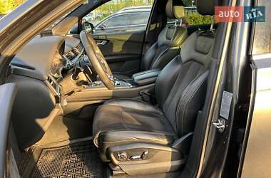 Внедорожник / Кроссовер Audi Q7 2017 в 