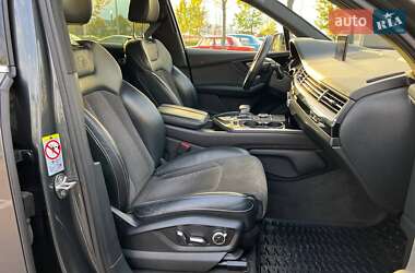 Внедорожник / Кроссовер Audi Q7 2017 в 