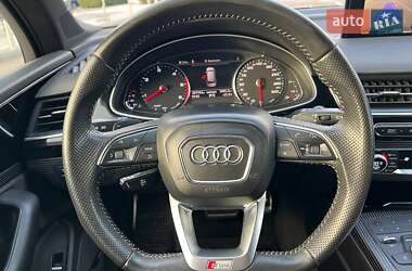 Внедорожник / Кроссовер Audi Q7 2017 в 