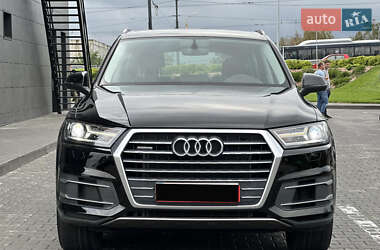 Внедорожник / Кроссовер Audi Q7 2017 в 