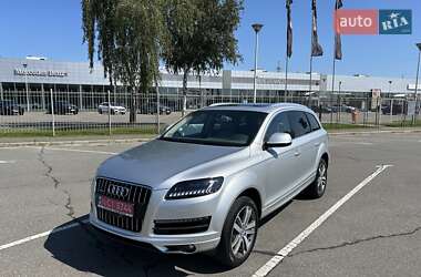 Внедорожник / Кроссовер Audi Q7 2015 в 