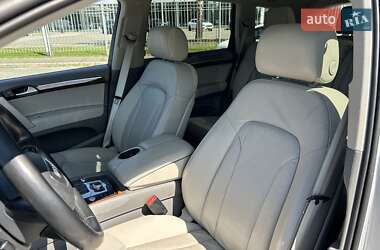 Внедорожник / Кроссовер Audi Q7 2015 в 