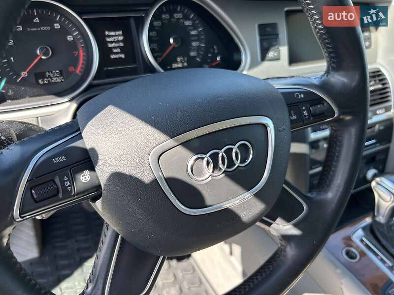 Позашляховик / Кросовер Audi Q7 2015 в Києві фото 22 Позашляховик / Кросовер Audi Q7 2015 в Києві