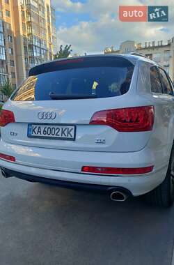 Внедорожник / Кроссовер Audi Q7 2015 в 