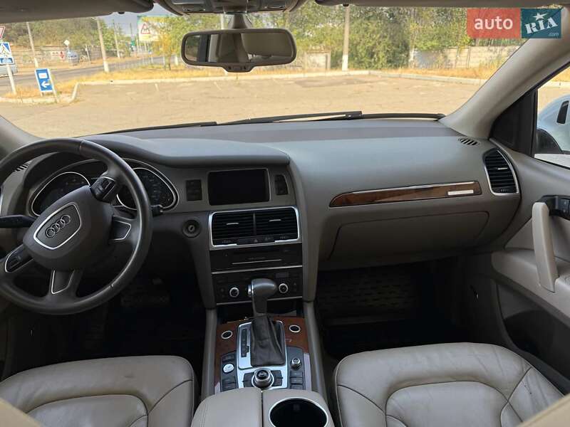 Позашляховик / Кросовер Audi Q7 2015 в Миколаєві