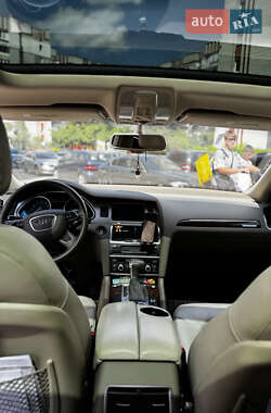 Внедорожник / Кроссовер Audi Q7 2013 в 