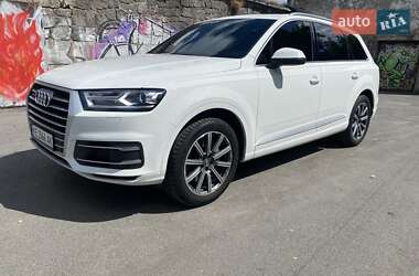 Позашляховик / Кросовер Audi Q7 2016 в 