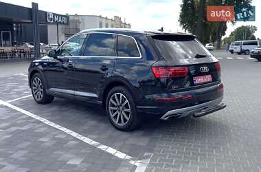 Позашляховик / Кросовер Audi Q7 2017 в 