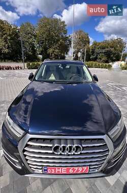 Позашляховик / Кросовер Audi Q7 2017 в 