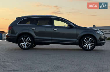 Внедорожник / Кроссовер Audi Q7 2013 в 