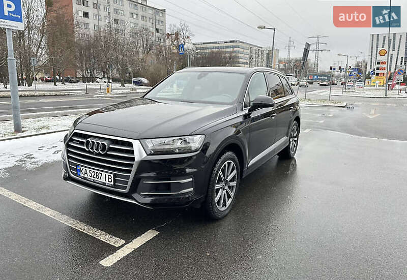 Позашляховик / Кросовер Audi Q7 2016 в 