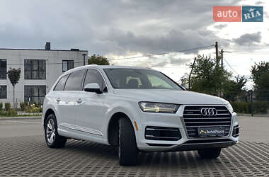 Позашляховик / Кросовер Audi Q7 2016 в 