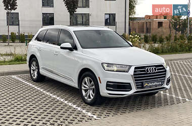 Позашляховик / Кросовер Audi Q7 2016 в 