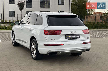Позашляховик / Кросовер Audi Q7 2016 в 