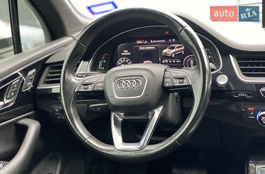 Позашляховик / Кросовер Audi Q7 2016 в 