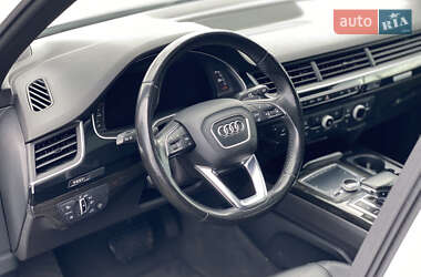 Позашляховик / Кросовер Audi Q7 2016 в 