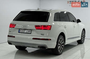 Позашляховик / Кросовер Audi Q7 2017 в 