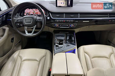 Позашляховик / Кросовер Audi Q7 2017 в 