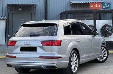 Внедорожник / Кроссовер Audi Q7 2015 в 