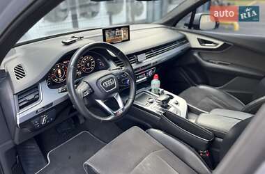 Внедорожник / Кроссовер Audi Q7 2015 в 